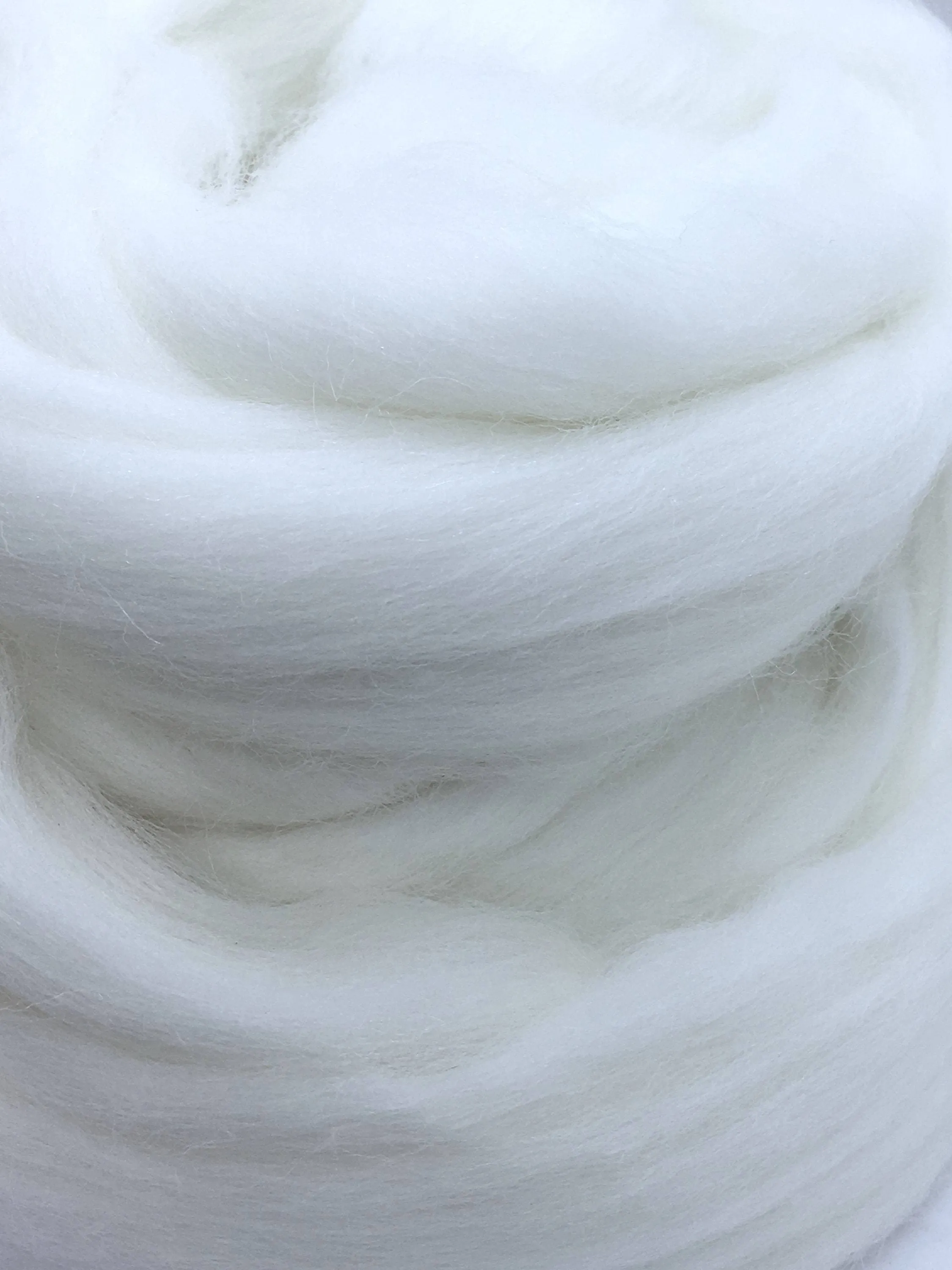 Diamond Bright White Merino Wool Roving