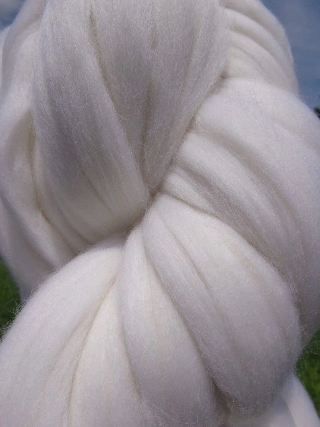 Diamond Bright White Merino Wool Roving