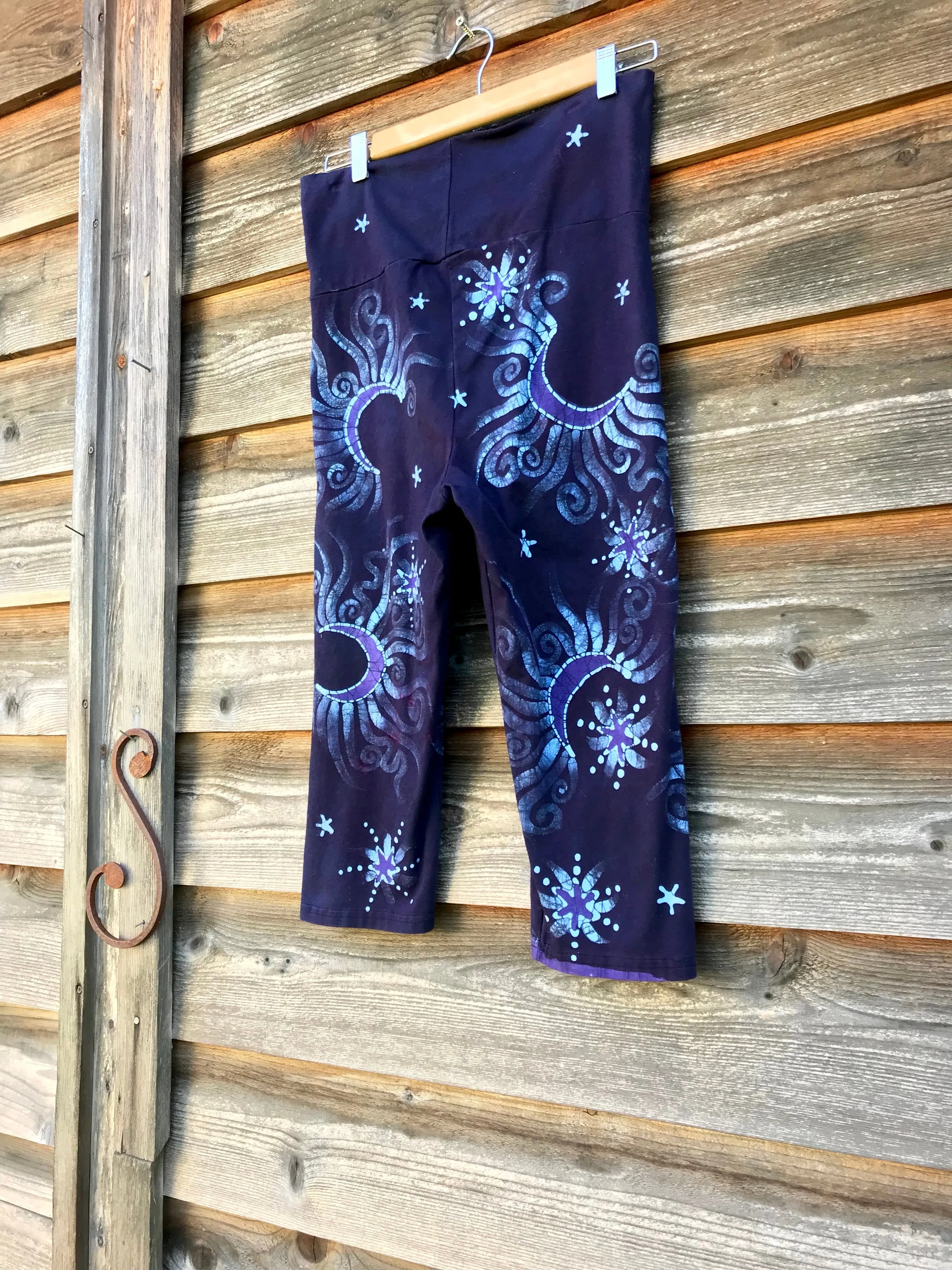 Midnight Moon Festival Batik CAPRI Yoga Pants - Size MEDIUM