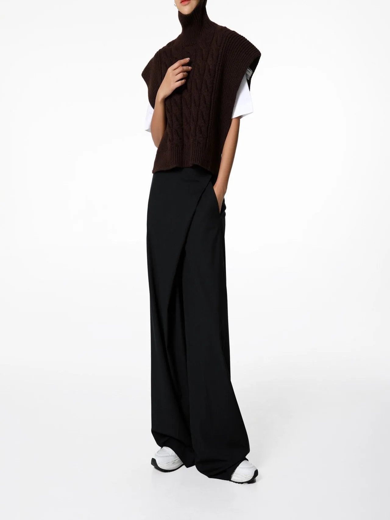 TWISTED CHUNKY TURTLENECK